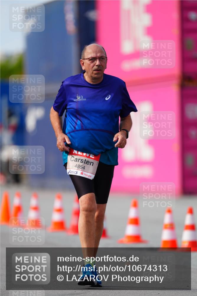 03.10.2026 - Köhlbrandbrückenlauf LAZAROV Photography http://msf.ph/oto/10674313 03.10.2026 13:53:35 Ziel 4854, 4854, 4926, 5404 meine-sportfotos.de