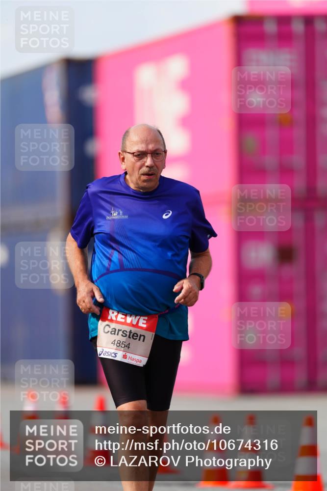 03.10.2026 - Köhlbrandbrückenlauf LAZAROV Photography http://msf.ph/oto/10674316 03.10.2026 13:53:36 Ziel 4854, 4854, 4926, 5404 meine-sportfotos.de