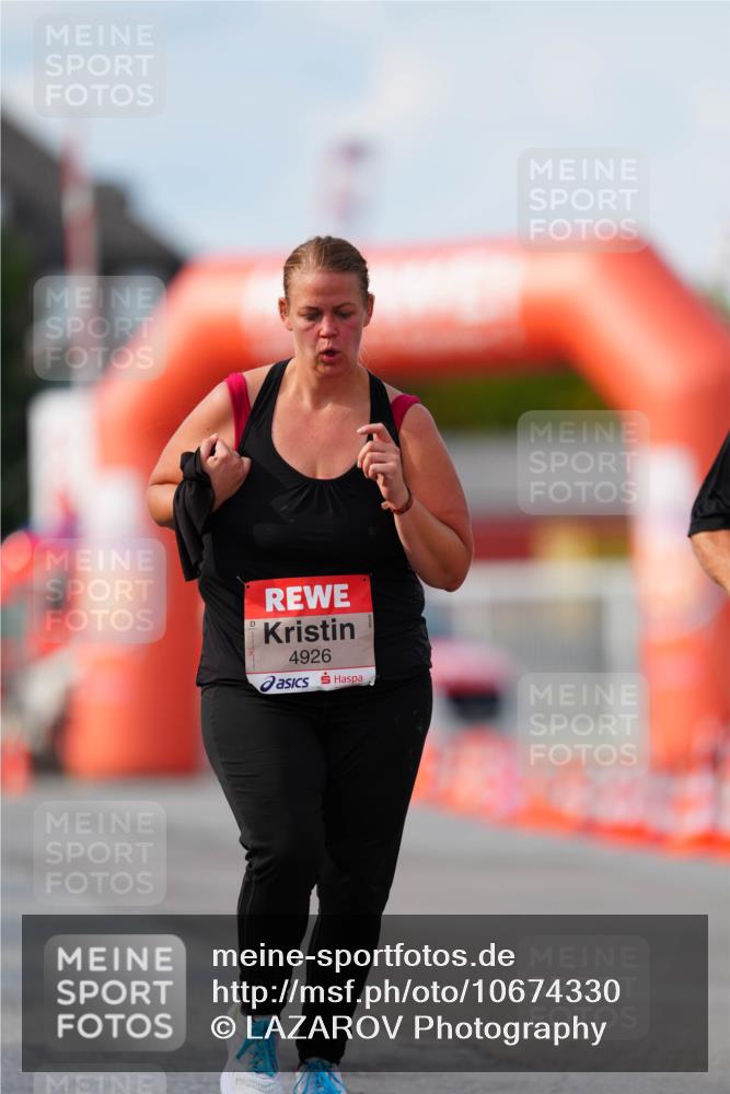 03.10.2026 - Köhlbrandbrückenlauf LAZAROV Photography http://msf.ph/oto/10674330 03.10.2026 13:53:45 Ziel 4926, 4854, 4926 meine-sportfotos.de