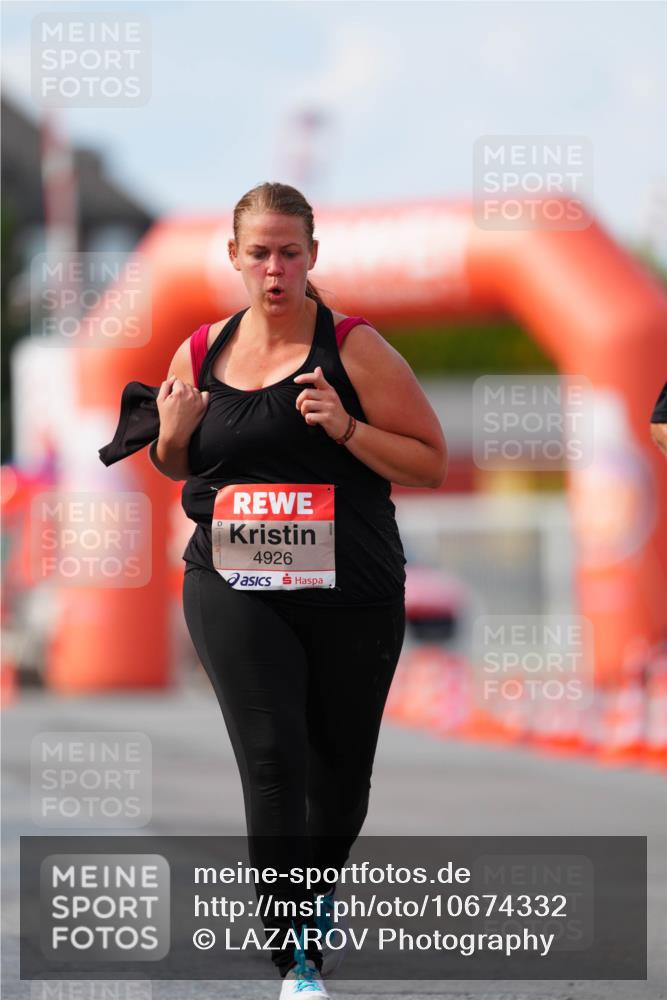 03.10.2026 - Köhlbrandbrückenlauf LAZAROV Photography http://msf.ph/oto/10674332 03.10.2026 13:53:46 Ziel 4926, 4926 meine-sportfotos.de