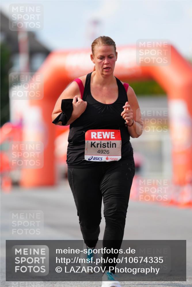 03.10.2026 - Köhlbrandbrückenlauf LAZAROV Photography http://msf.ph/oto/10674335 03.10.2026 13:53:46 Ziel 4926, 4926 meine-sportfotos.de