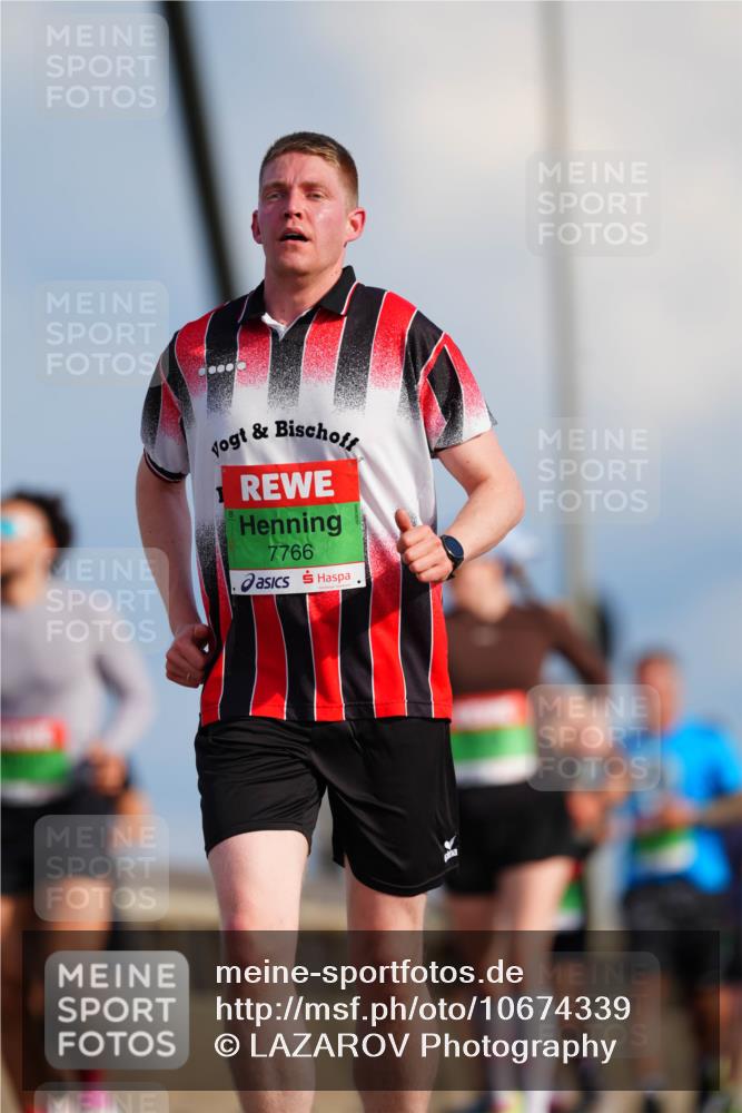 03.10.2026 - Köhlbrandbrückenlauf LAZAROV Photography http://msf.ph/oto/10674339 03.10.2026 15:26:38 Position 1 7766 meine-sportfotos.de