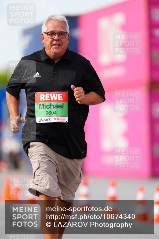 03.10.2026 - Köhlbrandbrückenlauf LAZAROV Photography http://msf.ph/oto/10674340 03.10.2026 13:53:47 Ziel 9604, 4926 meine-sportfotos.de