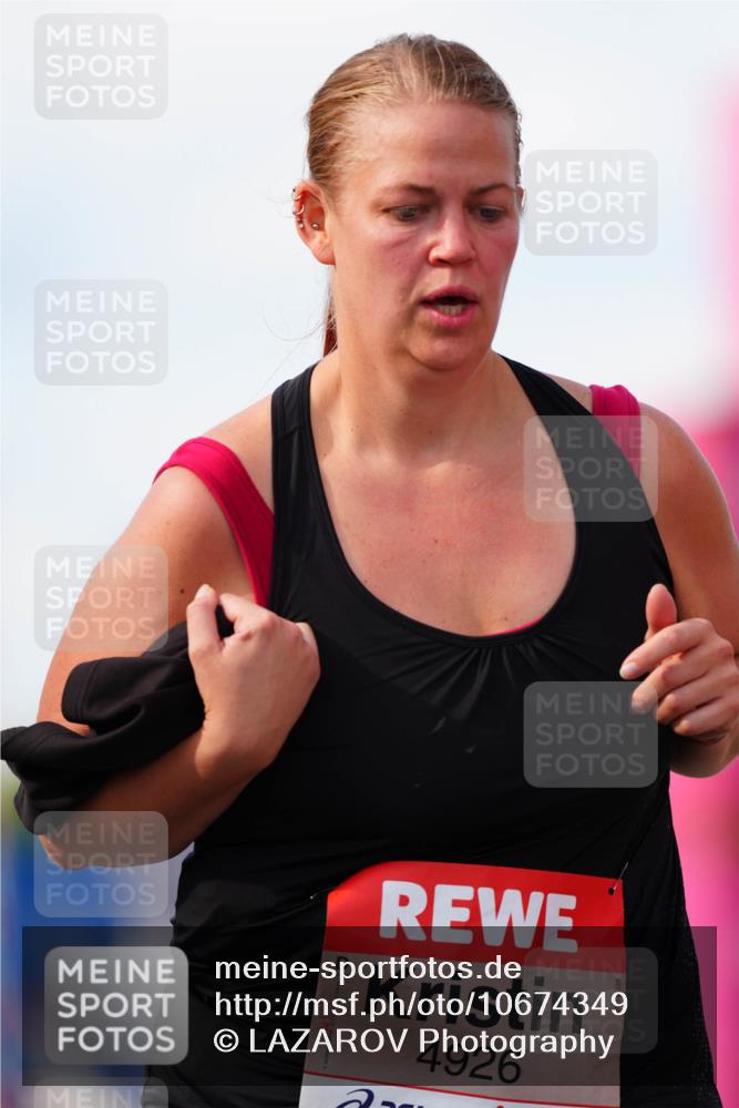 03.10.2026 - Köhlbrandbrückenlauf LAZAROV Photography http://msf.ph/oto/10674349 03.10.2026 13:53:50 Ziel 4926, 4926 meine-sportfotos.de
