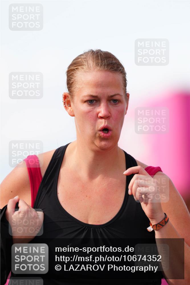 03.10.2026 - Köhlbrandbrückenlauf LAZAROV Photography http://msf.ph/oto/10674352 03.10.2026 13:53:50 Ziel 4926 meine-sportfotos.de