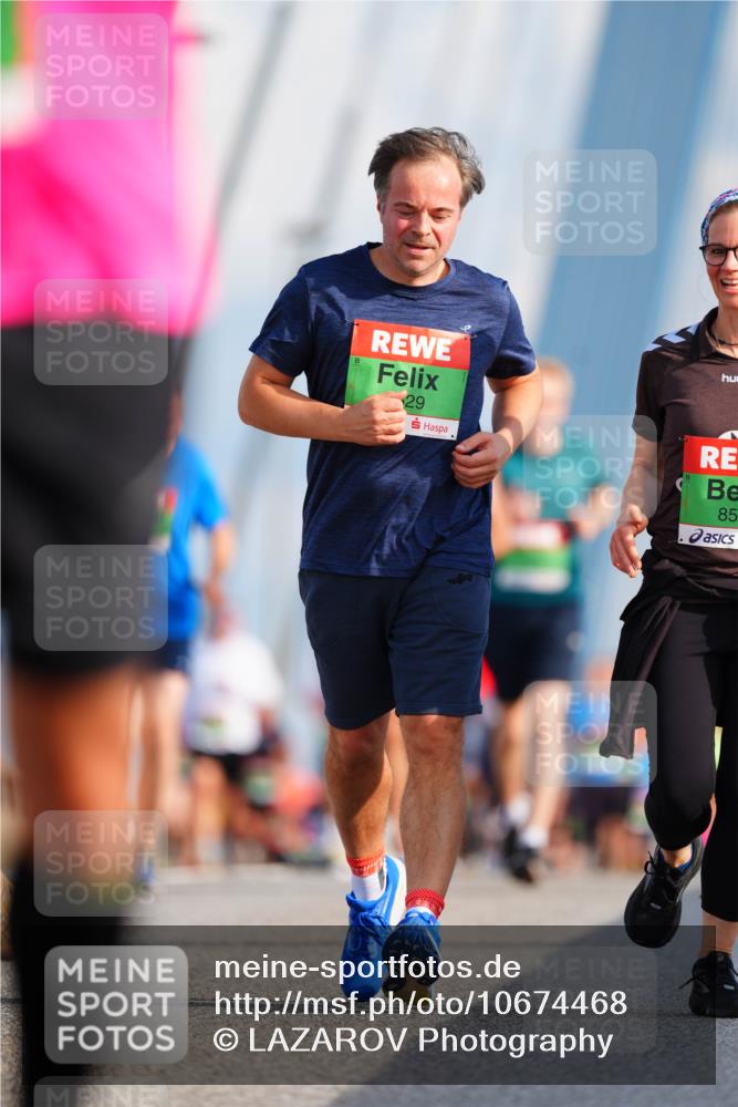 03.10.2026 - Köhlbrandbrückenlauf LAZAROV Photography http://msf.ph/oto/10674468 03.10.2026 15:26:57 Position 1 29, 85 meine-sportfotos.de