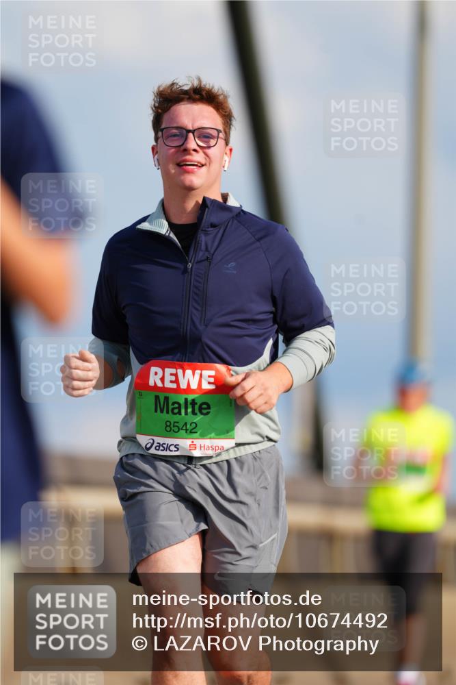 03.10.2026 - Köhlbrandbrückenlauf LAZAROV Photography http://msf.ph/oto/10674492 03.10.2026 15:27:01 Position 1 8542 meine-sportfotos.de