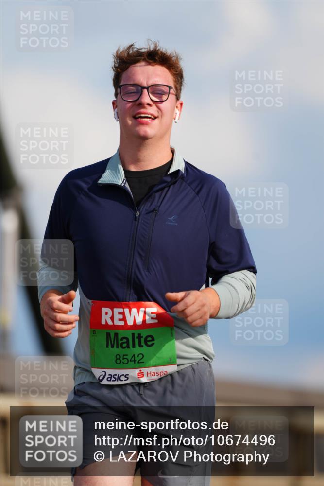 03.10.2026 - Köhlbrandbrückenlauf LAZAROV Photography http://msf.ph/oto/10674496 03.10.2026 15:27:02 Position 1 8542 meine-sportfotos.de