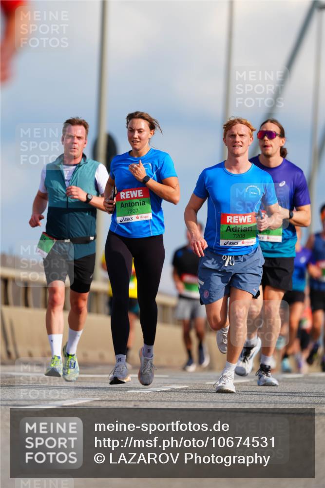 03.10.2026 - Köhlbrandbrückenlauf LAZAROV Photography http://msf.ph/oto/10674531 03.10.2026 15:27:14 Position 1 7207, 7208, 90 meine-sportfotos.de