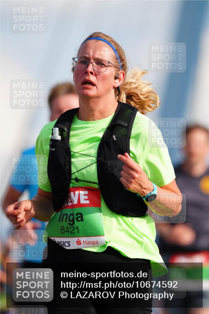03.10.2026 - Köhlbrandbrückenlauf LAZAROV Photography http://msf.ph/oto/10674592 03.10.2026 15:27:24 Position 1 8421 meine-sportfotos.de