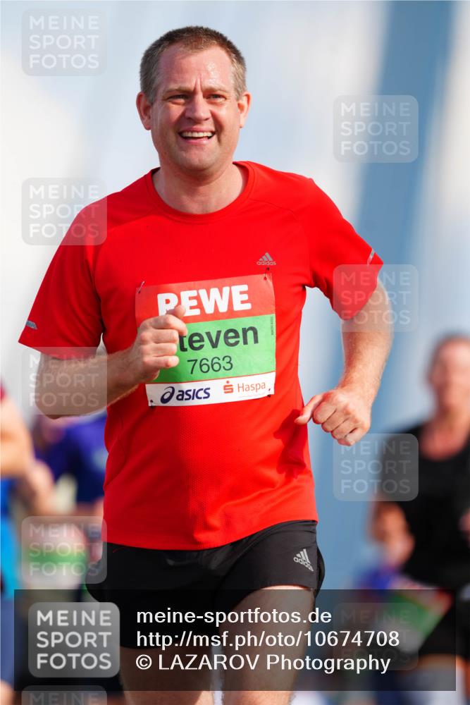 03.10.2026 - Köhlbrandbrückenlauf LAZAROV Photography http://msf.ph/oto/10674708 03.10.2026 15:27:48 Position 1 7663 meine-sportfotos.de