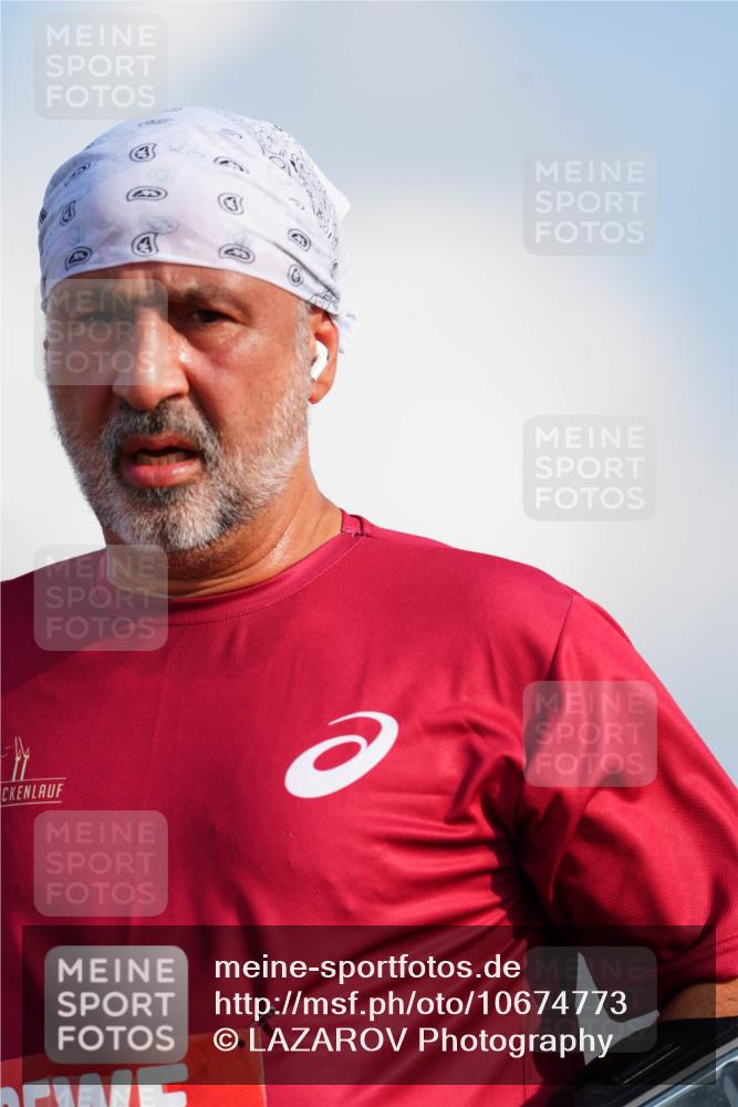 03.10.2026 - Köhlbrandbrückenlauf LAZAROV Photography http://msf.ph/oto/10674773 03.10.2026 15:27:59 Position 1  meine-sportfotos.de