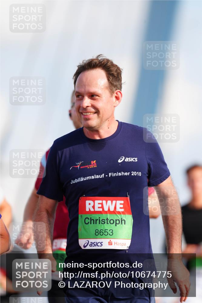 03.10.2026 - Köhlbrandbrückenlauf LAZAROV Photography http://msf.ph/oto/10674775 03.10.2026 15:28:00 Position 1 25, 2010, 2010, 8653 meine-sportfotos.de