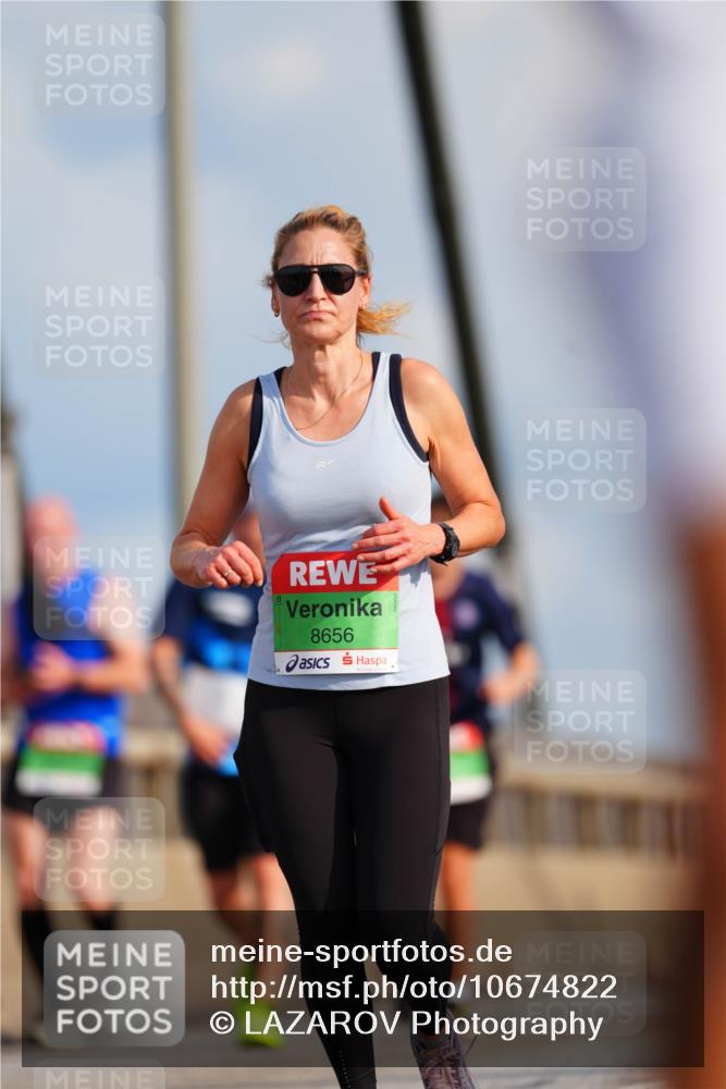 03.10.2026 - Köhlbrandbrückenlauf LAZAROV Photography http://msf.ph/oto/10674822 03.10.2026 15:28:07 Position 1 8656 meine-sportfotos.de
