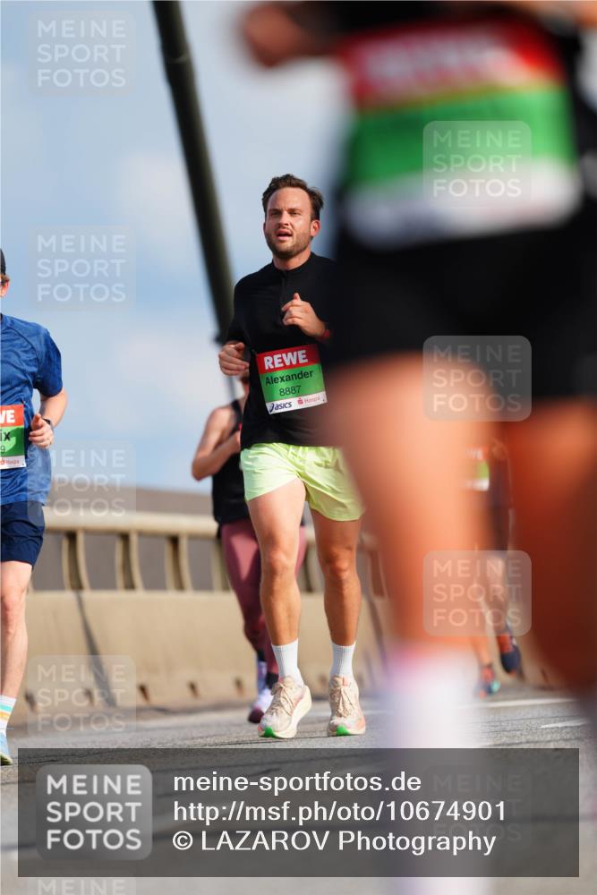 03.10.2026 - Köhlbrandbrückenlauf LAZAROV Photography http://msf.ph/oto/10674901 03.10.2026 15:28:22 Position 1 9, 8887 meine-sportfotos.de