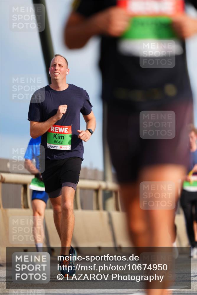 03.10.2026 - Köhlbrandbrückenlauf LAZAROV Photography http://msf.ph/oto/10674950 03.10.2026 15:28:28 Position 1 8642 meine-sportfotos.de