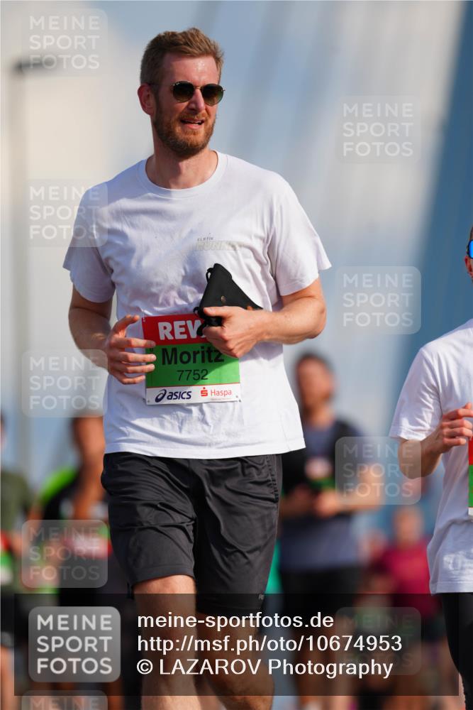 03.10.2026 - Köhlbrandbrückenlauf LAZAROV Photography http://msf.ph/oto/10674953 03.10.2026 15:28:29 Position 1 7752 meine-sportfotos.de