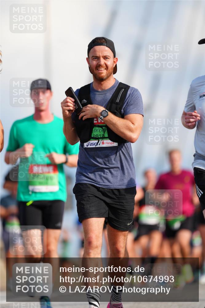 03.10.2026 - Köhlbrandbrückenlauf LAZAROV Photography http://msf.ph/oto/10674993 03.10.2026 15:28:35 Position 1 9818 meine-sportfotos.de