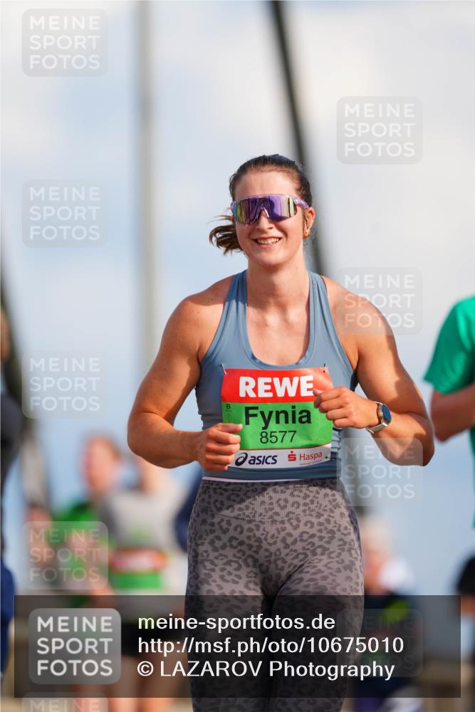 03.10.2026 - Köhlbrandbrückenlauf LAZAROV Photography http://msf.ph/oto/10675010 03.10.2026 15:28:37 Position 1 8577 meine-sportfotos.de