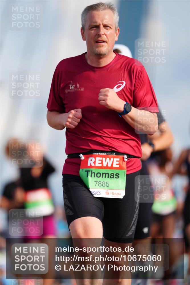 03.10.2026 - Köhlbrandbrückenlauf LAZAROV Photography http://msf.ph/oto/10675060 03.10.2026 15:28:45 Position 1 3, 7885 meine-sportfotos.de