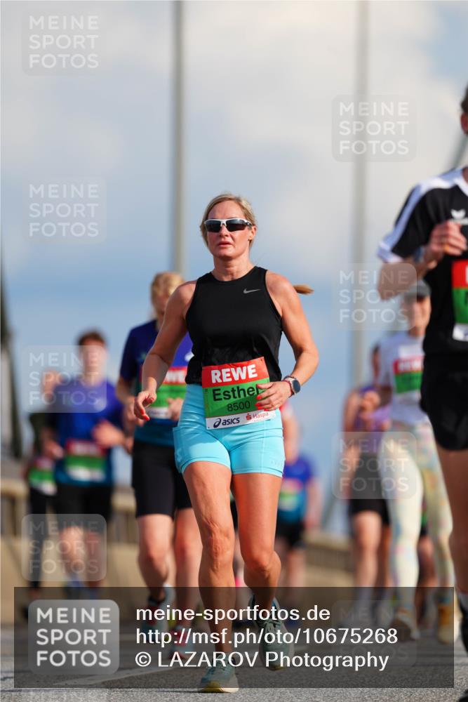 03.10.2026 - Köhlbrandbrückenlauf LAZAROV Photography http://msf.ph/oto/10675268 03.10.2026 15:29:16 Position 1 8500 meine-sportfotos.de