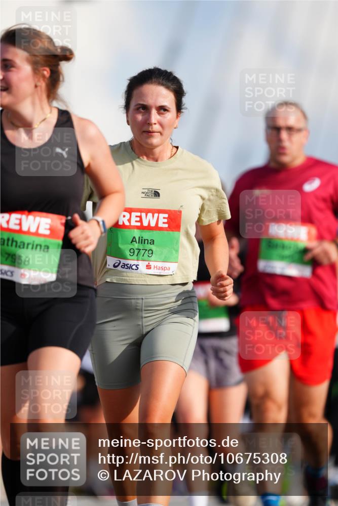 03.10.2026 - Köhlbrandbrückenlauf LAZAROV Photography http://msf.ph/oto/10675308 03.10.2026 15:29:22 Position 1 7958, 9779 meine-sportfotos.de