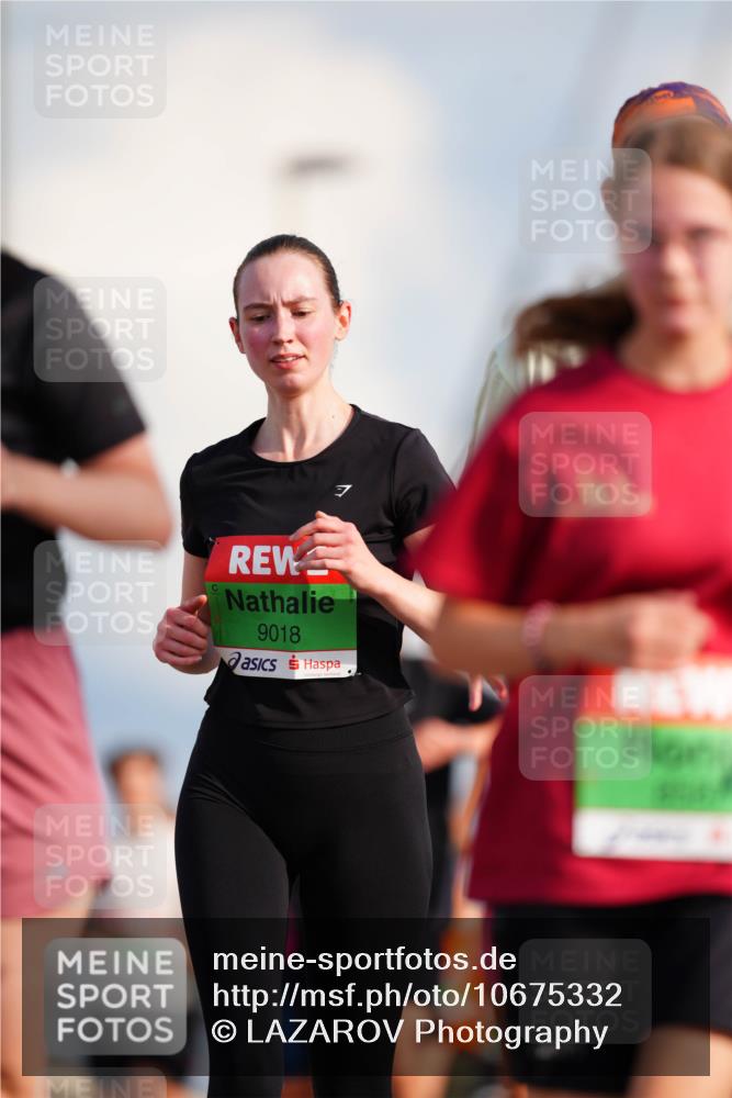 03.10.2026 - Köhlbrandbrückenlauf LAZAROV Photography http://msf.ph/oto/10675332 03.10.2026 15:29:30 Position 1 7, 9018 meine-sportfotos.de