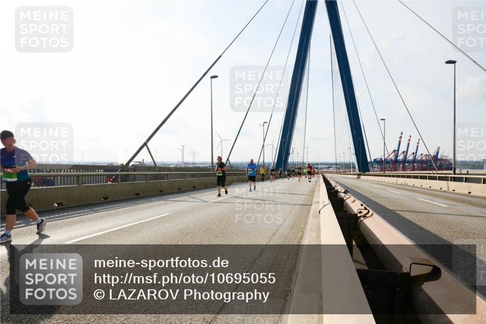 03.10.2026 - Köhlbrandbrückenlauf LAZAROV Photography http://msf.ph/oto/10695055 03.10.2026 16:07:24 Position 2  meine-sportfotos.de