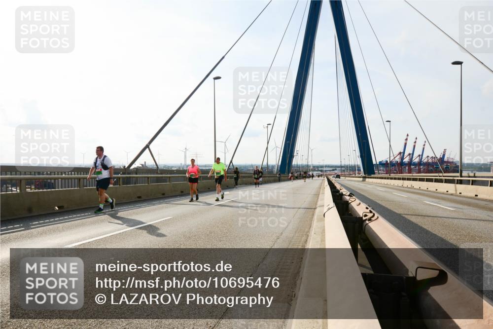 03.10.2026 - Köhlbrandbrückenlauf LAZAROV Photography http://msf.ph/oto/10695476 03.10.2026 16:09:05 Position 2 12 meine-sportfotos.de