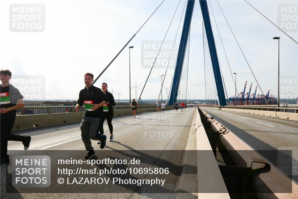 03.10.2026 - Köhlbrandbrückenlauf LAZAROV Photography http://msf.ph/oto/10695806 03.10.2026 16:10:22 Position 2 7567 meine-sportfotos.de