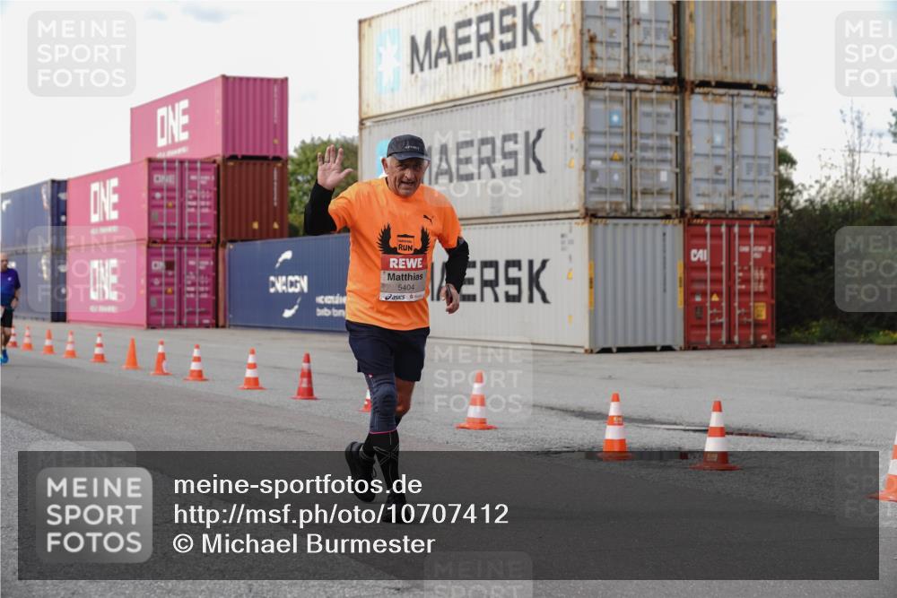 03.10.2026 - Köhlbrandbrückenlauf Michael Burmester http://msf.ph/oto/10707412 03.10.2026 13:53:21 Ziel 4666, 5404, 6190, 6353 meine-sportfotos.de
