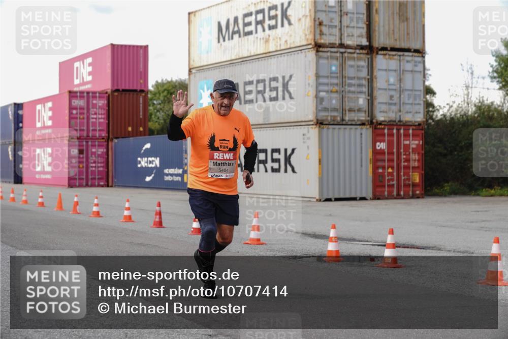 03.10.2026 - Köhlbrandbrückenlauf Michael Burmester http://msf.ph/oto/10707414 03.10.2026 13:53:22 Ziel 4666, 5404, 6190, 6353 meine-sportfotos.de