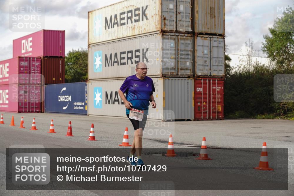 03.10.2026 - Köhlbrandbrückenlauf Michael Burmester http://msf.ph/oto/10707429 03.10.2026 13:53:29 Ziel 4854, 5404, 6190, 6353 meine-sportfotos.de