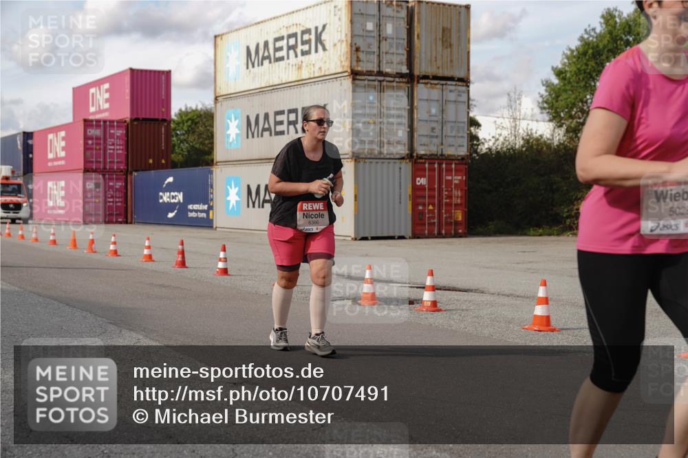 03.10.2026 - Köhlbrandbrückenlauf Michael Burmester http://msf.ph/oto/10707491 03.10.2026 13:54:05 Ziel 5029, 6366, 6541 meine-sportfotos.de