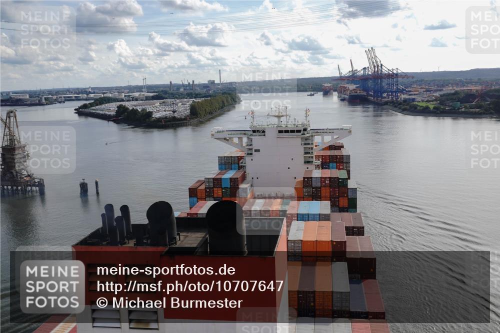 03.10.2026 - Köhlbrandbrückenlauf Michael Burmester http://msf.ph/oto/10707647 03.10.2026 15:06:18 Ziel  meine-sportfotos.de