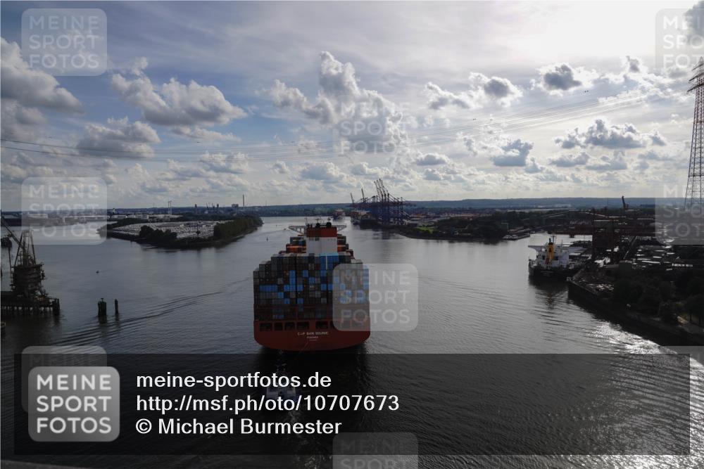03.10.2026 - Köhlbrandbrückenlauf Michael Burmester http://msf.ph/oto/10707673 03.10.2026 15:07:16 Ziel  meine-sportfotos.de