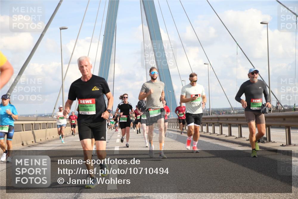 03.10.2026 - Köhlbrandbrückenlauf Jannik Wohlers http://msf.ph/oto/10710494 03.10.2026 15:27:03 Position 1 7856, 7855 meine-sportfotos.de