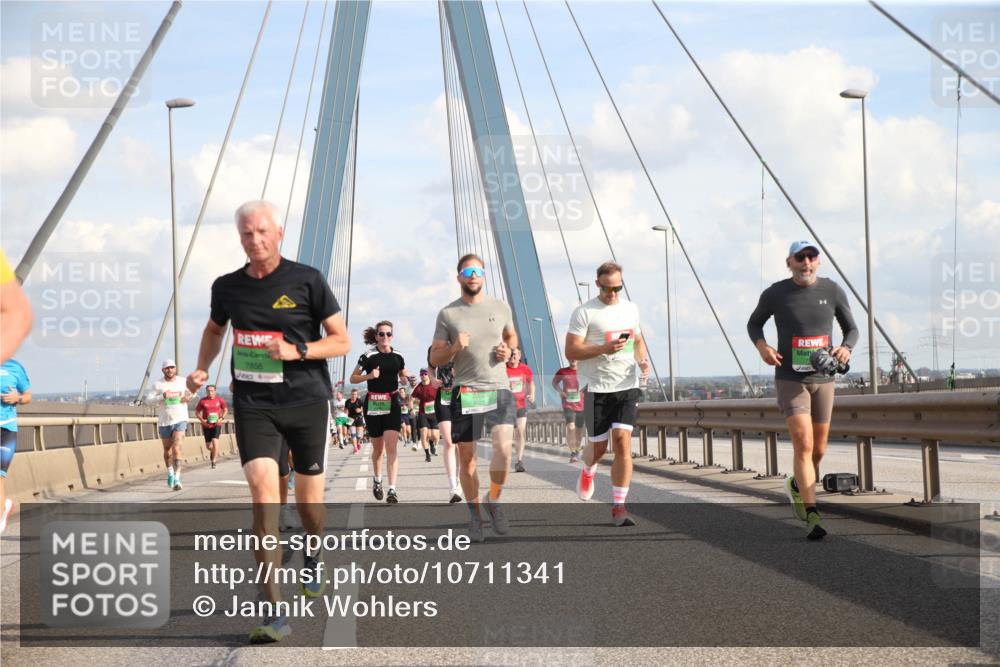 03.10.2026 - Köhlbrandbrückenlauf Jannik Wohlers http://msf.ph/oto/10711341 03.10.2026 15:27:03 Position 1 7856 meine-sportfotos.de