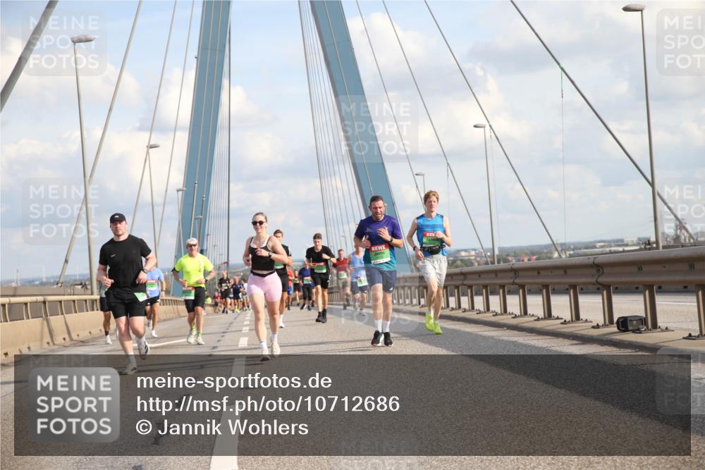 03.10.2026 - Köhlbrandbrückenlauf Jannik Wohlers http://msf.ph/oto/10712686 03.10.2026 15:24:31 Position 1  meine-sportfotos.de