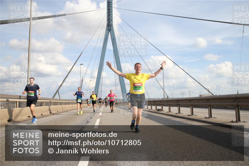 03.10.2026 - Köhlbrandbrückenlauf Jannik Wohlers http://msf.ph/oto/10712805 03.10.2026 15:24:17 Position 1 8350 meine-sportfotos.de