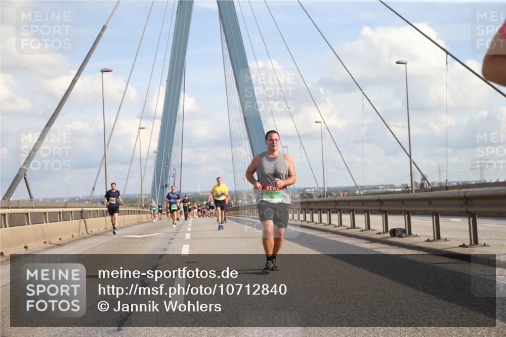 03.10.2026 - Köhlbrandbrückenlauf Jannik Wohlers http://msf.ph/oto/10712840 03.10.2026 15:24:12 Position 1  meine-sportfotos.de