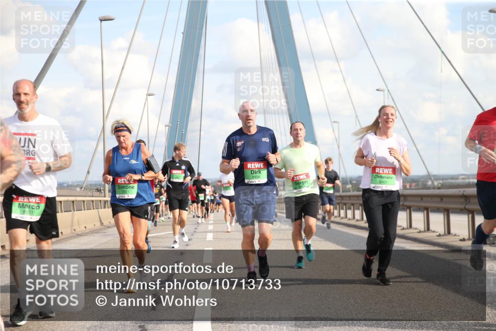 03.10.2026 - Köhlbrandbrückenlauf Jannik Wohlers http://msf.ph/oto/10713733 03.10.2026 15:29:13 Position 1 8921, 7071, 8458, 8909, 8401 meine-sportfotos.de