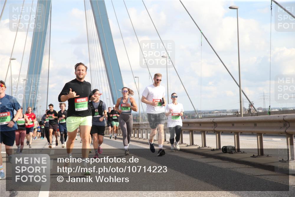 03.10.2026 - Köhlbrandbrückenlauf Jannik Wohlers http://msf.ph/oto/10714223 03.10.2026 15:27:46 Position 1 8939, 8887 meine-sportfotos.de
