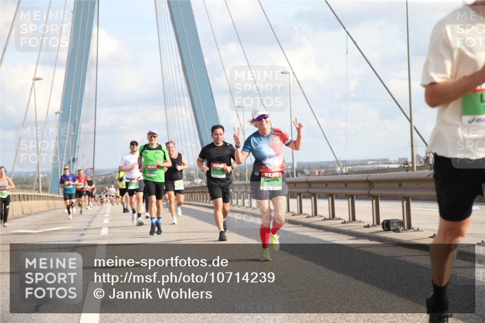 03.10.2026 - Köhlbrandbrückenlauf Jannik Wohlers http://msf.ph/oto/10714239 03.10.2026 15:23:45 Position 1 8323 meine-sportfotos.de