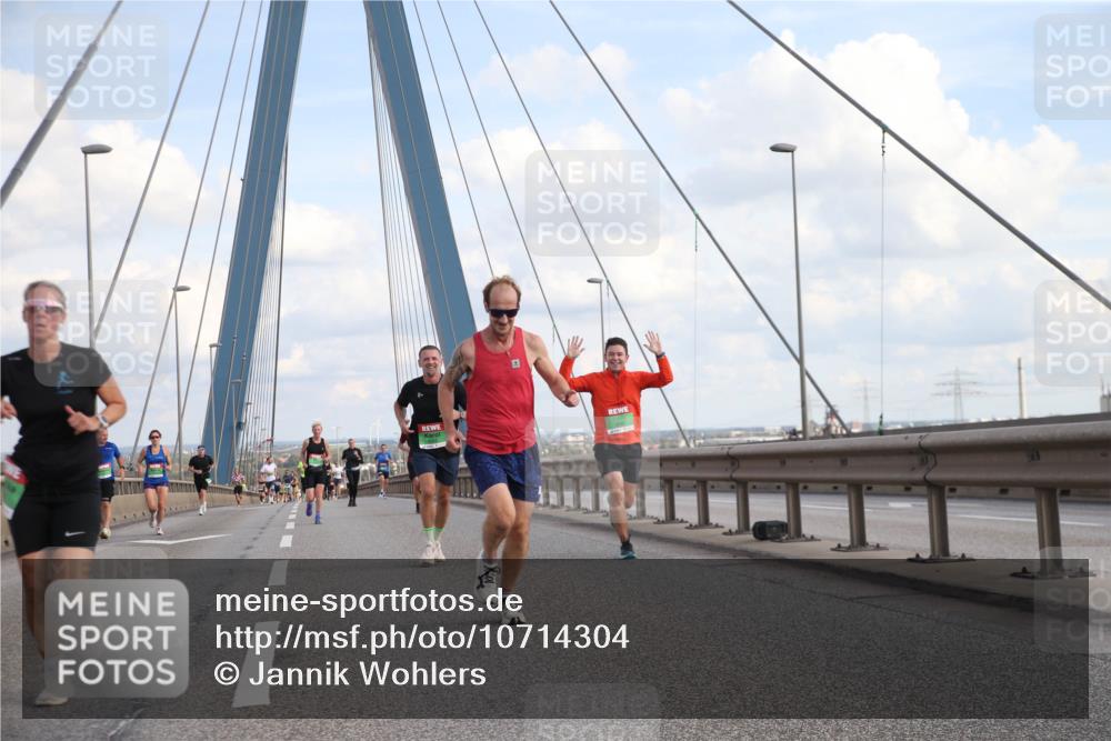 03.10.2026 - Köhlbrandbrückenlauf Jannik Wohlers http://msf.ph/oto/10714304 03.10.2026 15:22:04 Position 1  meine-sportfotos.de