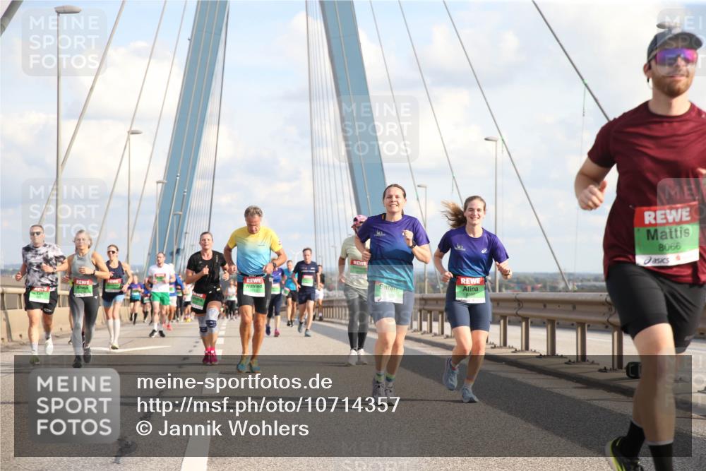 03.10.2026 - Köhlbrandbrückenlauf Jannik Wohlers http://msf.ph/oto/10714357 03.10.2026 15:27:10 Position 1 8066 meine-sportfotos.de