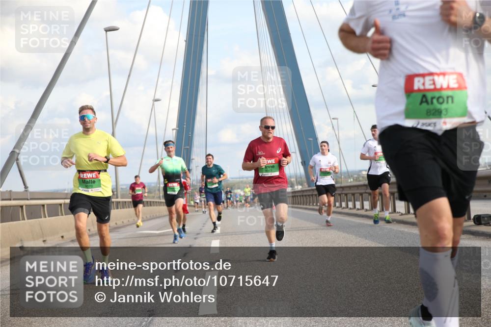 03.10.2026 - Köhlbrandbrückenlauf Jannik Wohlers http://msf.ph/oto/10715647 03.10.2026 15:20:19 Position 1 8070, 8093, 8293 meine-sportfotos.de