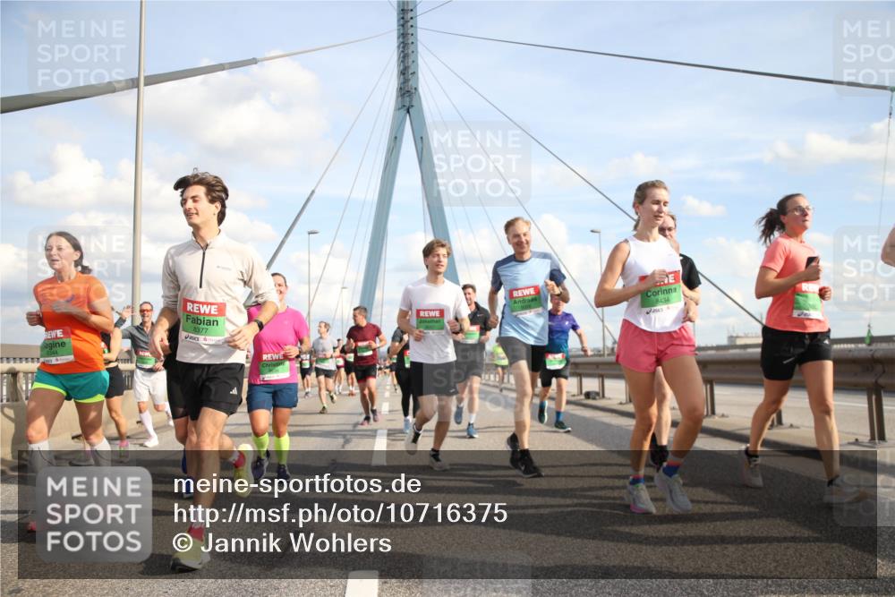 03.10.2026 - Köhlbrandbrückenlauf Jannik Wohlers http://msf.ph/oto/10716375 03.10.2026 15:28:53 Position 1 8344, 8377, 8434 meine-sportfotos.de