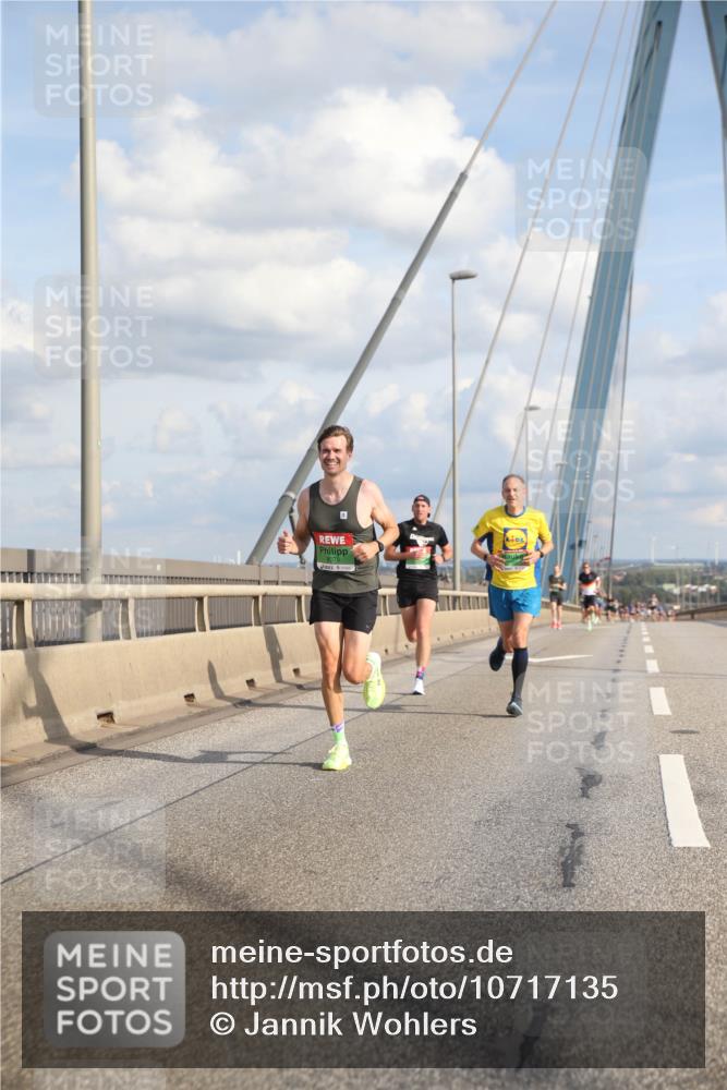 03.10.2026 - Köhlbrandbrückenlauf Jannik Wohlers http://msf.ph/oto/10717135 03.10.2026 15:18:45 Position 1  meine-sportfotos.de