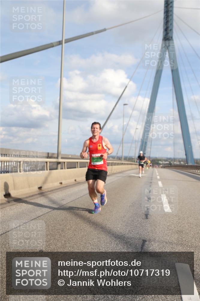03.10.2026 - Köhlbrandbrückenlauf Jannik Wohlers http://msf.ph/oto/10717319 03.10.2026 15:18:33 Position 1  meine-sportfotos.de